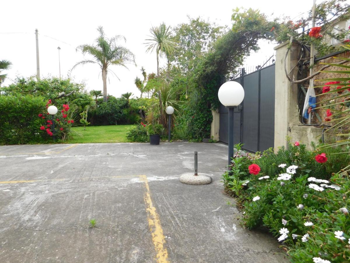 Villa Delle Vacanzeフィウメフレッド・ディ・シチーリア エクステリア 写真